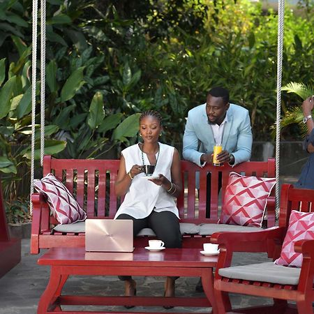 Pullman Kinshasa Grand Hotel Exterior foto
